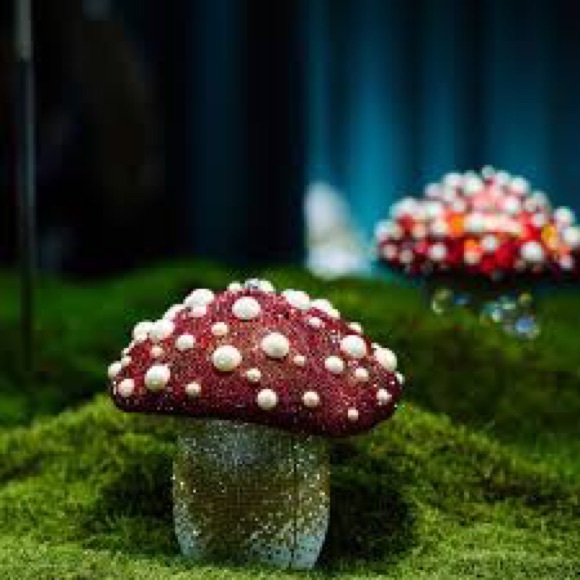Judith Leiber Katy Perry Mushroom Clutch - Picture 6 of 6
